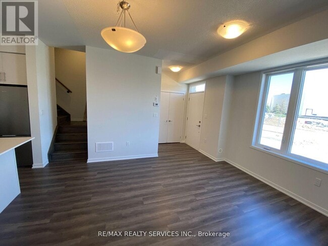 Building Photo - 80 Honeycrisp Cres