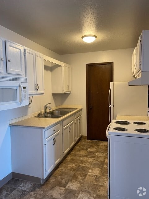 Building Photo - Crossroad Apartments