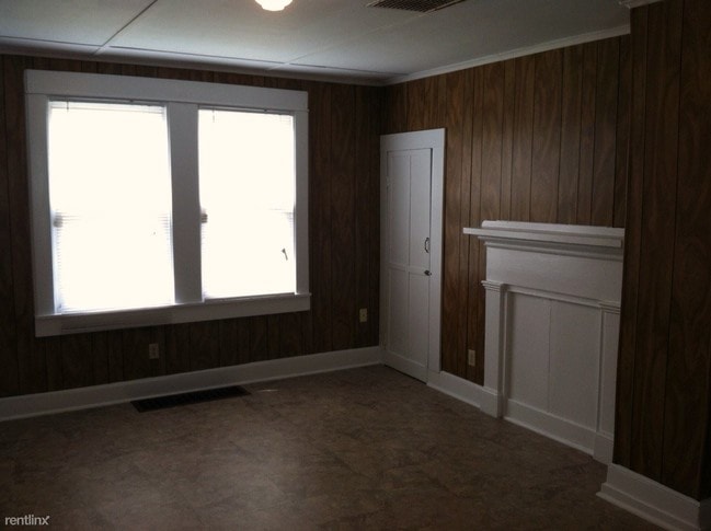 Building Photo - 609 Oak Hill Ave