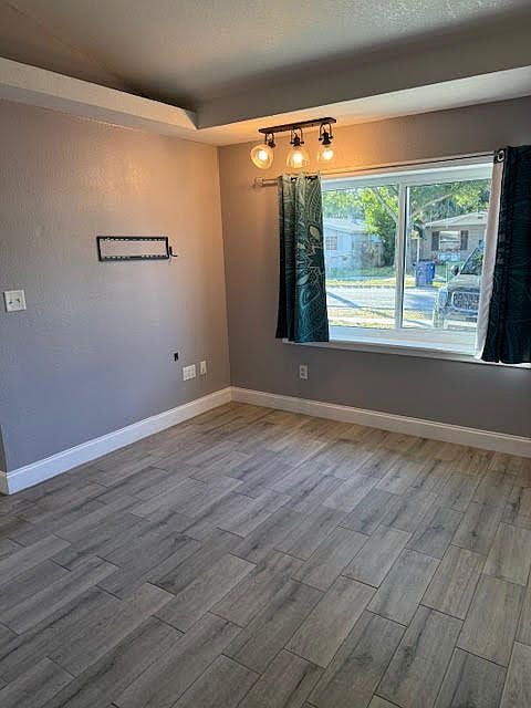 Foto del edificio - 6802 S Hesperides St