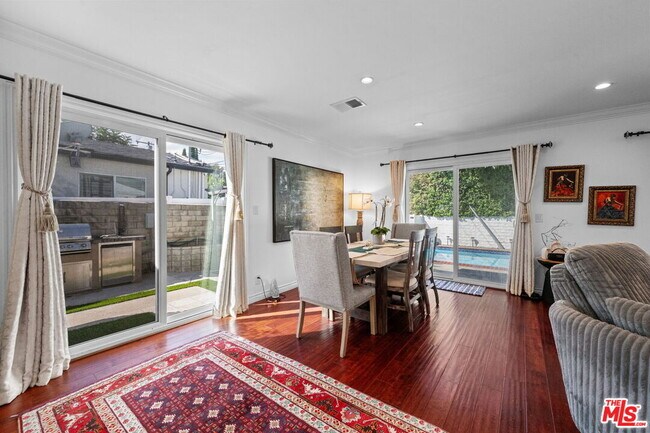 Foto del edificio - 5739 Cahill Ave