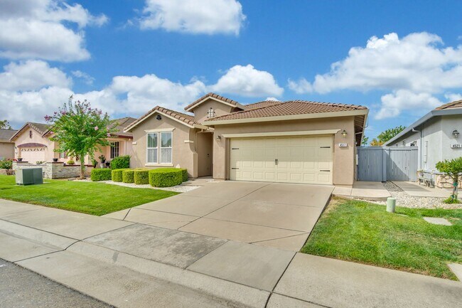 Building Photo - Exceptional Single-Story Home for Rent
