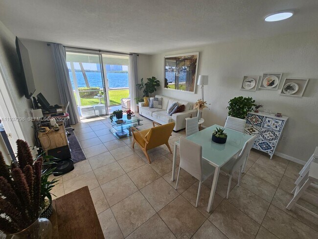 Foto del edificio - 3000 Marcos Dr