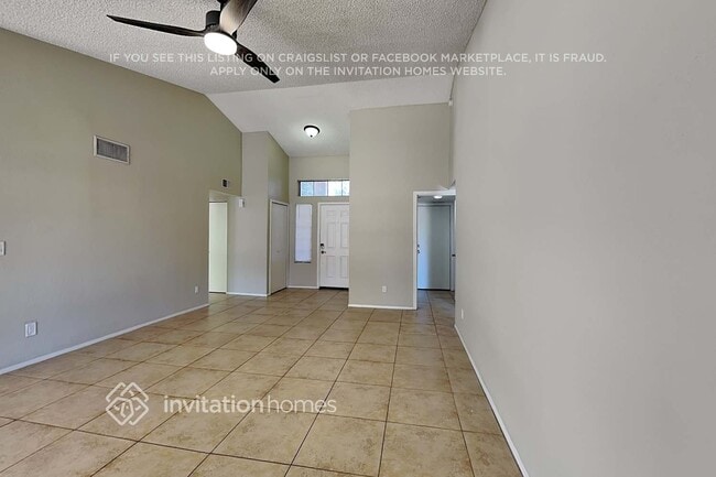 Foto del edificio - 7543 W Cheryl Dr
