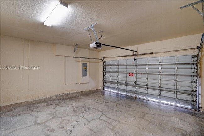 Building Photo - 10021 NW 87th Ter