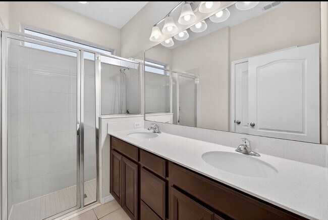 Foto del edificio - 3263 Olivera Way