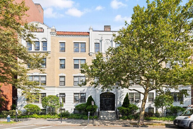 Foto del edificio - 1272 Beacon St