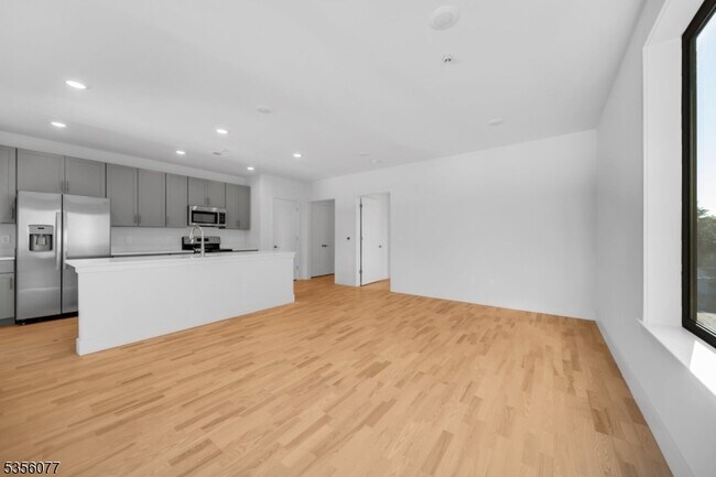 Foto del edificio - 1037 Amboy Ave