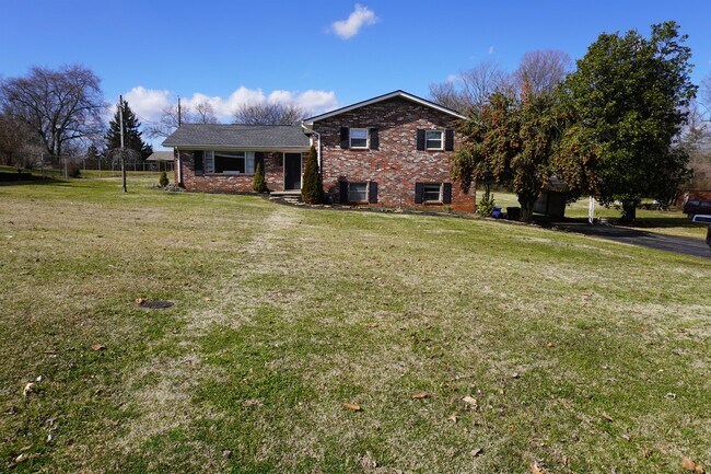 Photo - 942 Mildred Dr House