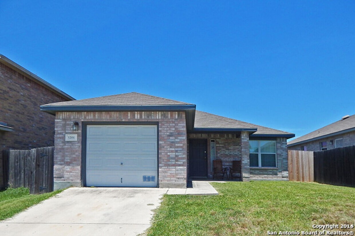 Primary Photo - 3 Bedroom/2 Bath Meadow Brook Subdivision