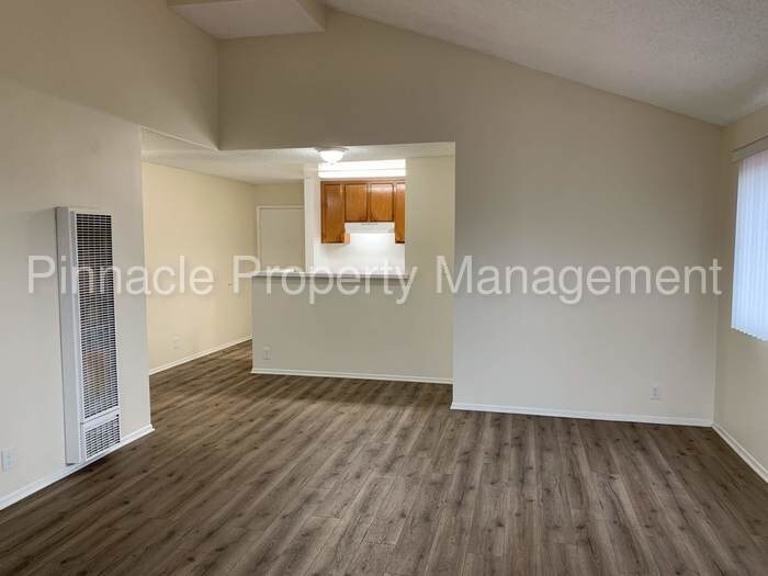 Primary Photo - 1101 E South St