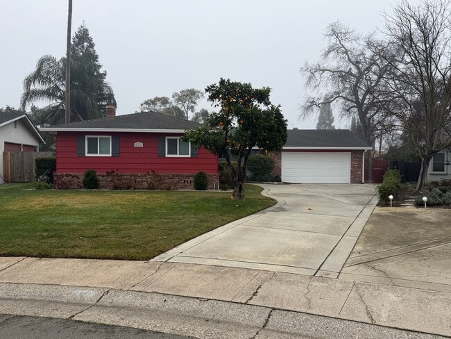 Photo - Adorable 3 bedroom 1.5 bath home garden setting