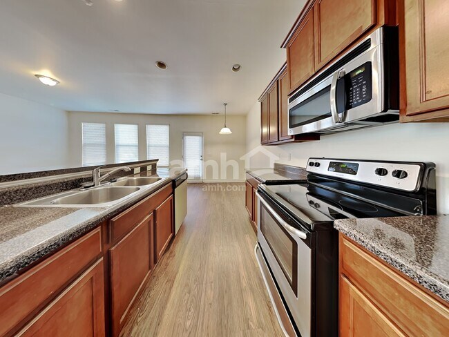 Foto del edificio - 4483 Middletown Dr