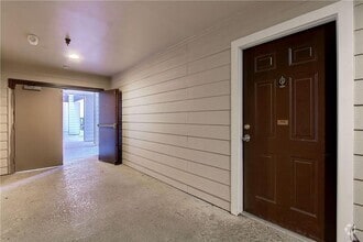 Building Photo - 501 W 26th