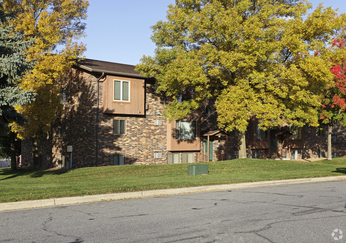 Primary Photo - The Village Green Apartments