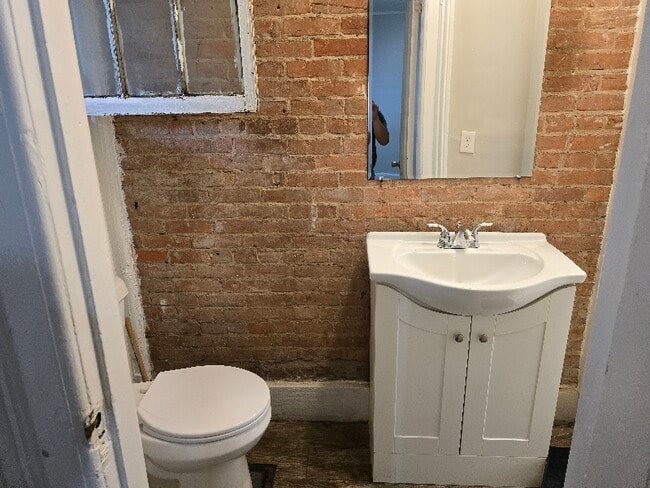 Building Photo - 540-544-544 W Main St