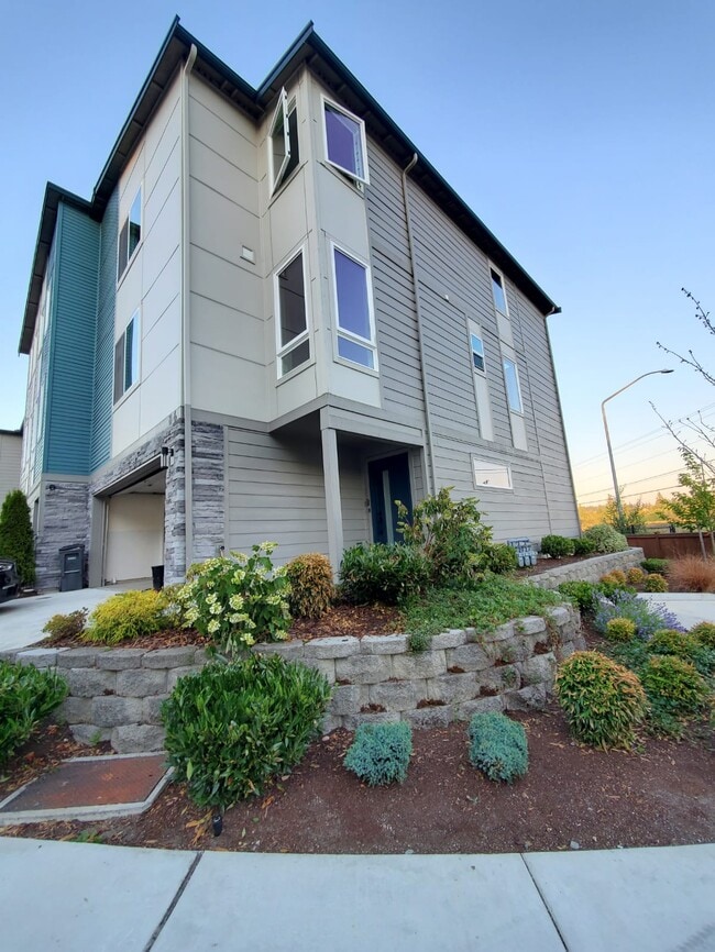 Building Photo - 17905 35th Ave SE