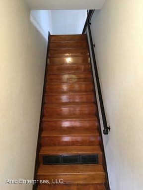 Building Photo - 1 br, 1 bath Apartment - 6326-28 Sutherland
