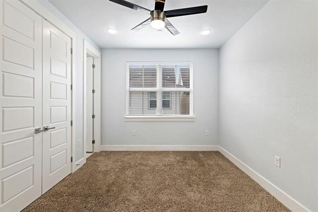 Foto del edificio - 203 S Village Way