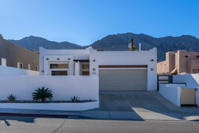 Foto del edificio - 53445 Eisenhower Dr