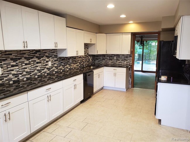 Building Photo - 12 Millrace Ct