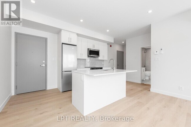 Photo du bâtiment - 250 Shakespeare St