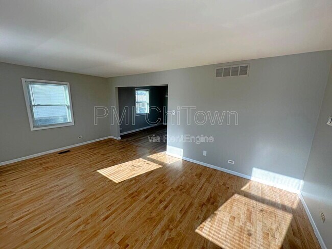 Foto del edificio - 908 Parker Dr