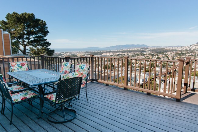 The deck. Amazing views from the ocean to bay - 408 Shields St