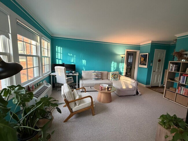 Sala de estar - 1800 West Abingdon Drive