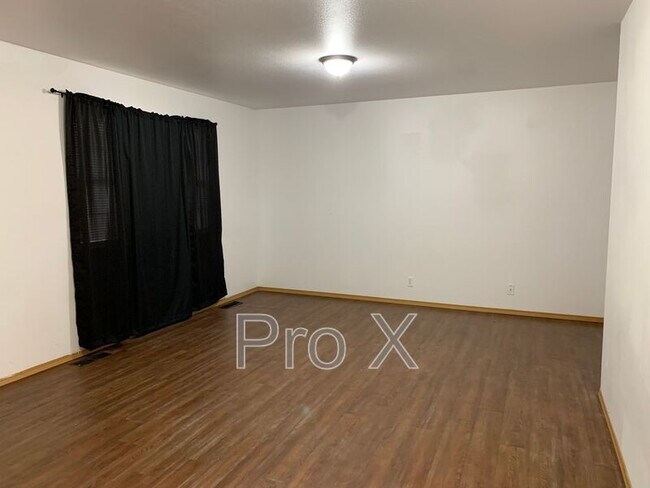 Foto del edificio - 4569 E Zora St