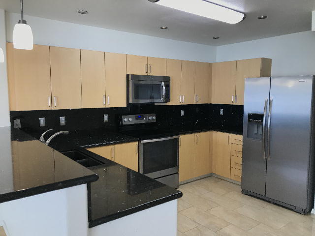 Foto del edificio - NOHONA 3/2.5/2 A/C, D/W, W/D, enclosed yard