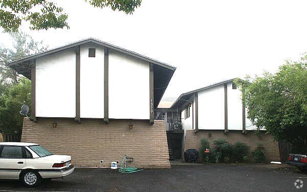 Building Photo - 1327 Monte Vista Ave