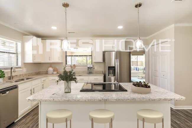 Building Photo - 1258 Palm Dr