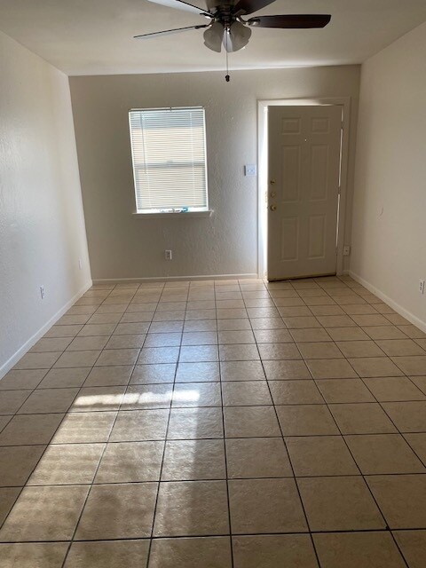 Building Photo - 907 Dryden Ave