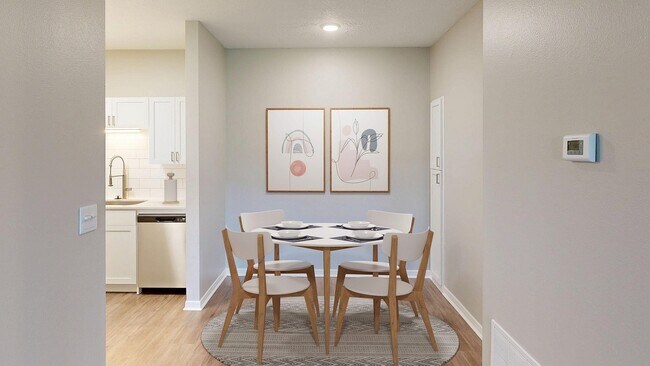 Comedor reformado con despensa. - Mallard Crossing Apartments