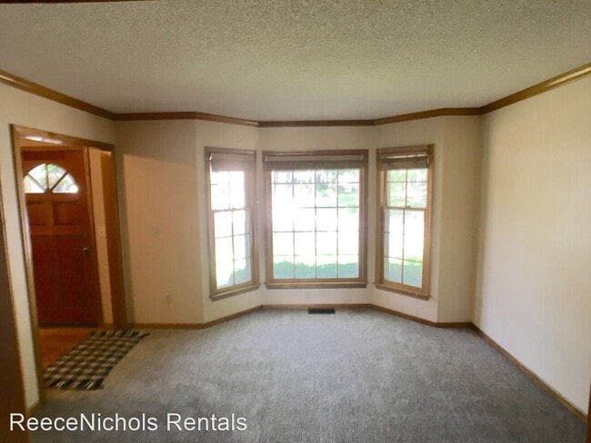 Building Photo - 4 br, 2.5 bath House - 15713 Outlook Street