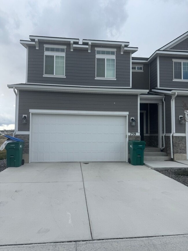 Building Photo - 759 N Hilltop Dr
