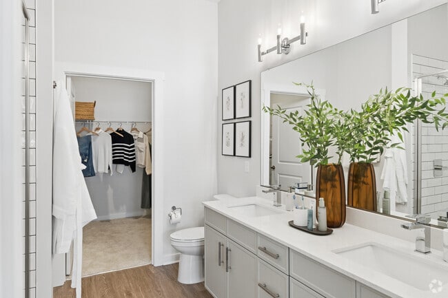 B2 - 2HAB, 2BA - 1,148 ft² - Baño - Artistry on Greenwich