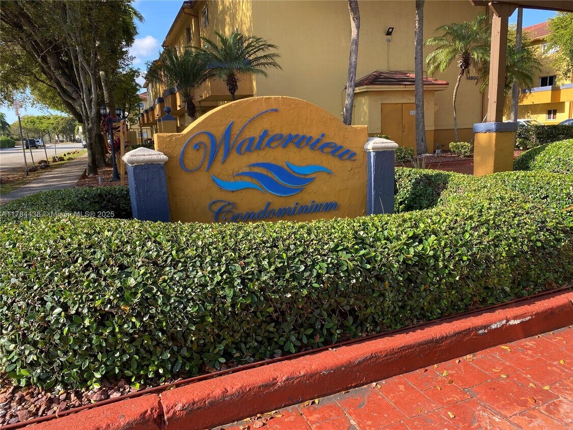Foto principal - 8250 SW 149th Ct