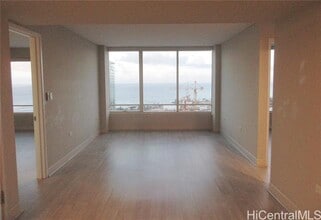 Building Photo - 1009 Kapiolani Blvd