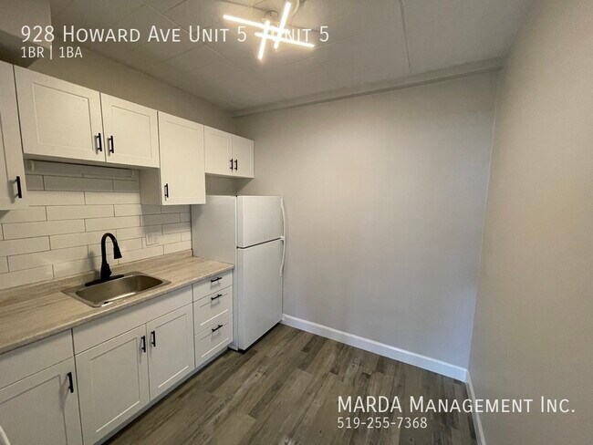 Building Photo - FULLY RENOVATED 1BED/1BATH APRTMNT UNIT IN...