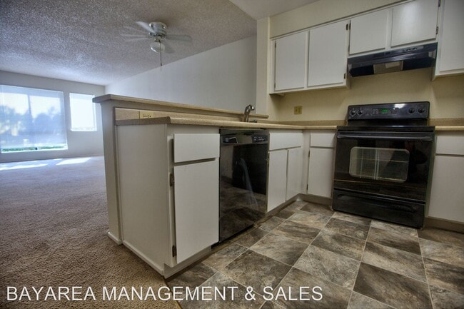 Building Photo - 2 br, 1 bath House - 39199 Guardino Dr. 273