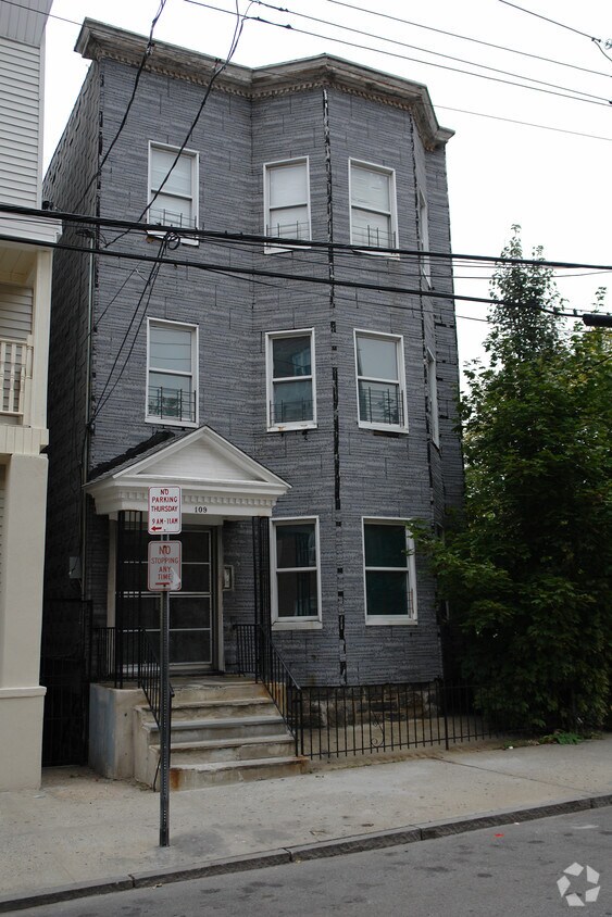 Foto del edificio - 109 Morris Cres