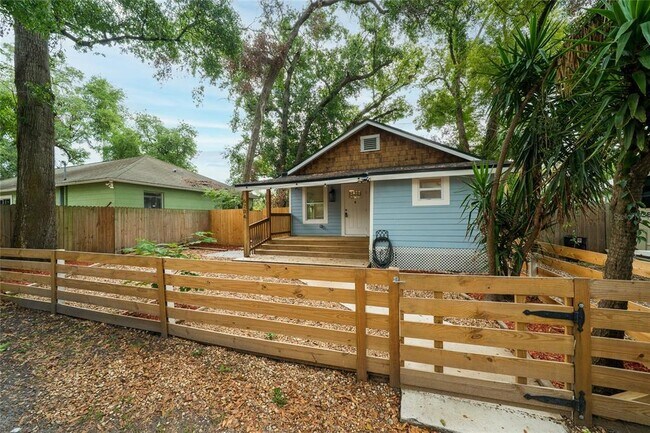 Building Photo - 6704 N Taliaferro Ave