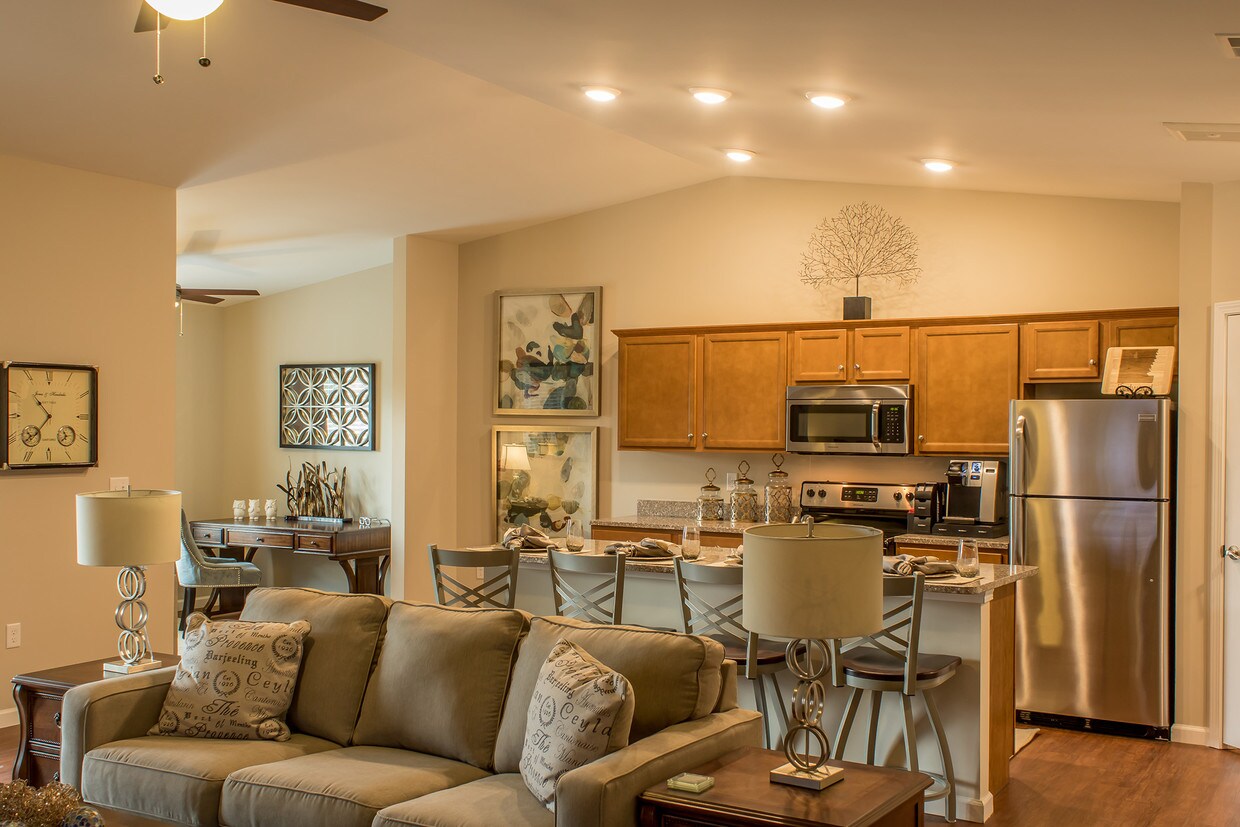 Redwood Indianapolis 7925 Carlington Rd Indianapolis, IN Apartments