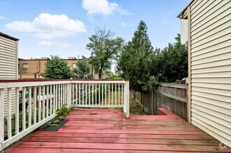 Building Photo - 434 Fairmount Ave
