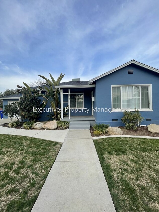 Primary Photo - Home for rent in Atwater || 889 Grove Ave ...