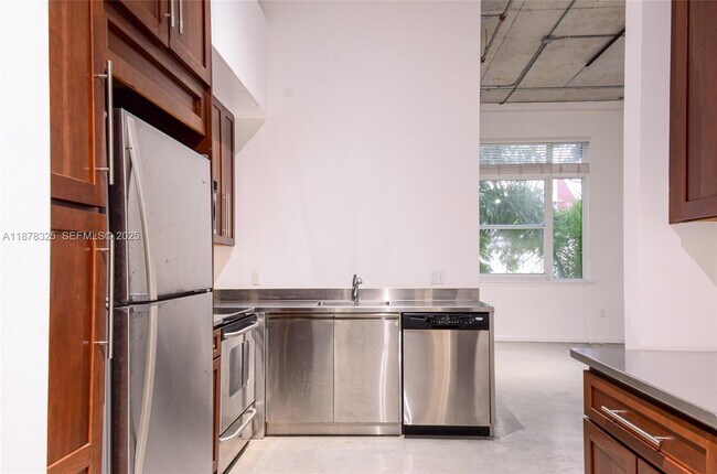 Foto del edificio - 250 NW 23rd St