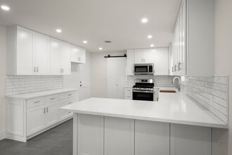 Building Photo - 6 Pom Ct Building Photo - 6 Pom Ct