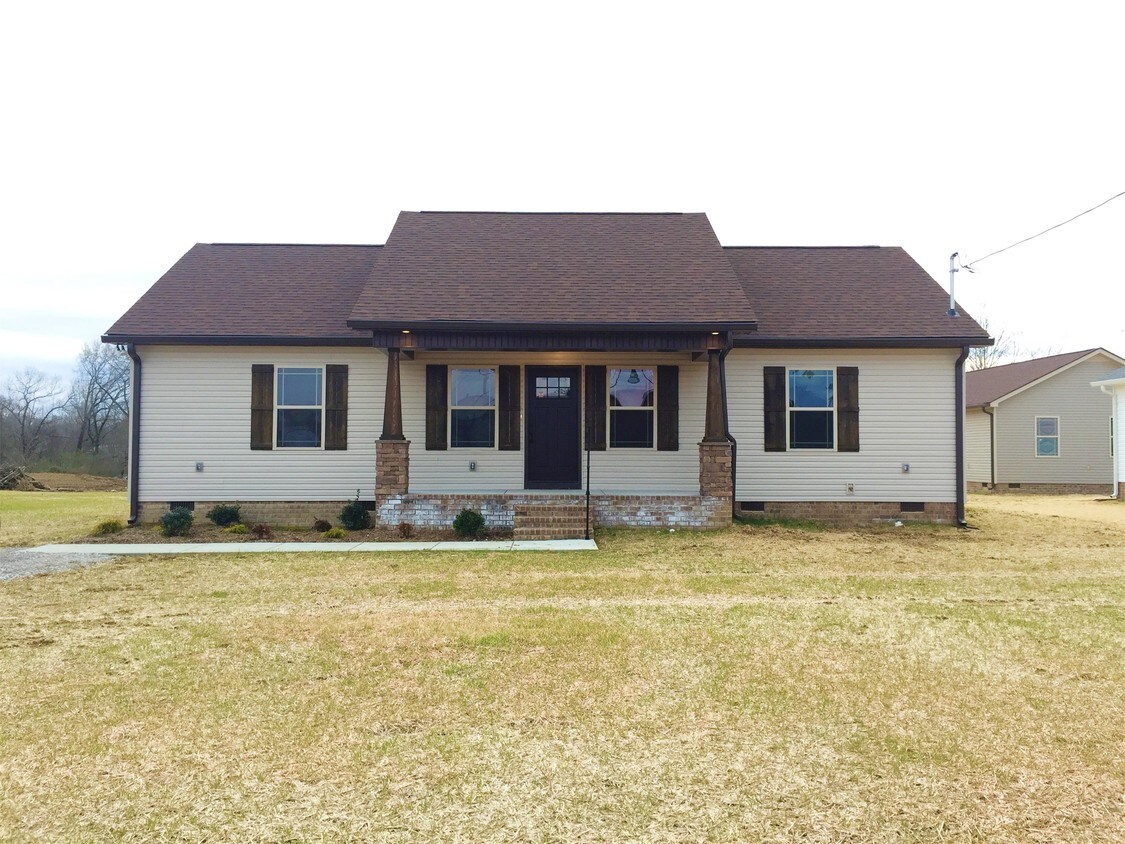 1018 Madison St, Manchester, TN 37355 House Rental in Manchester, TN